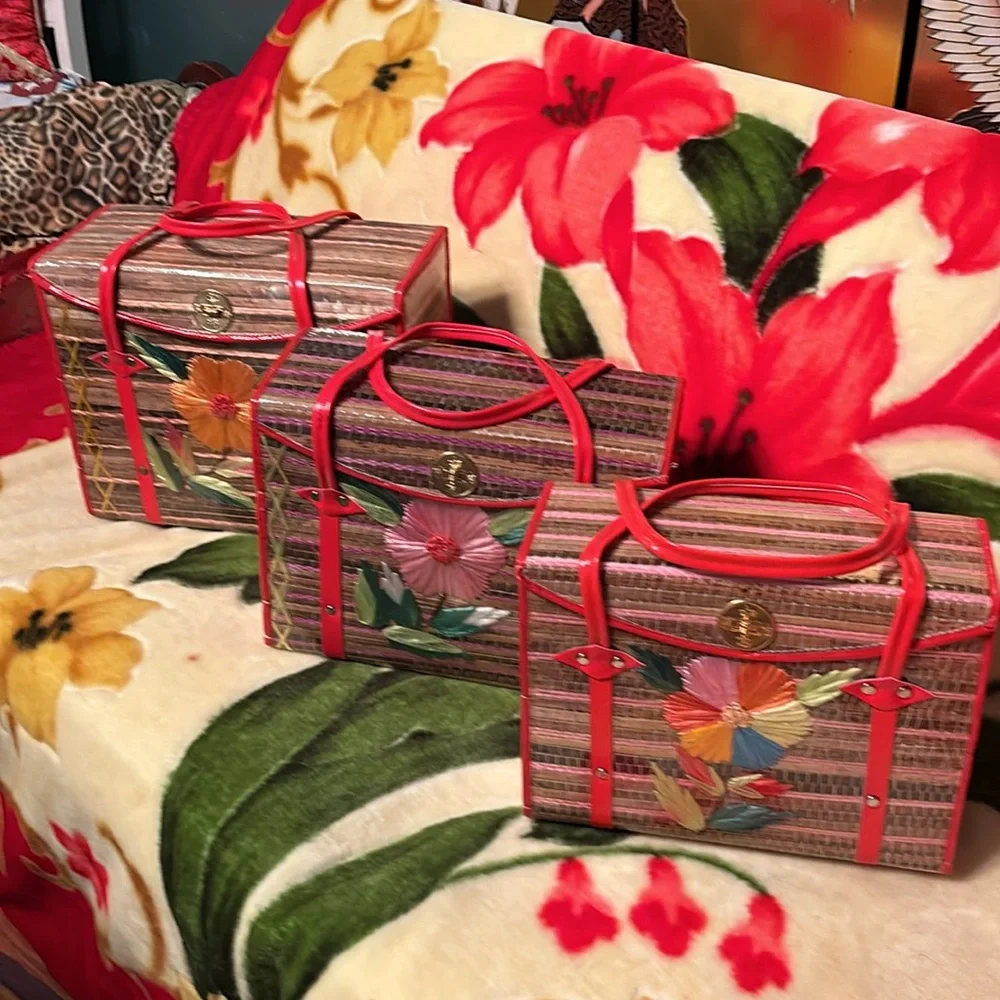 3 Nesting Bags EUC You get All 3, Vintage